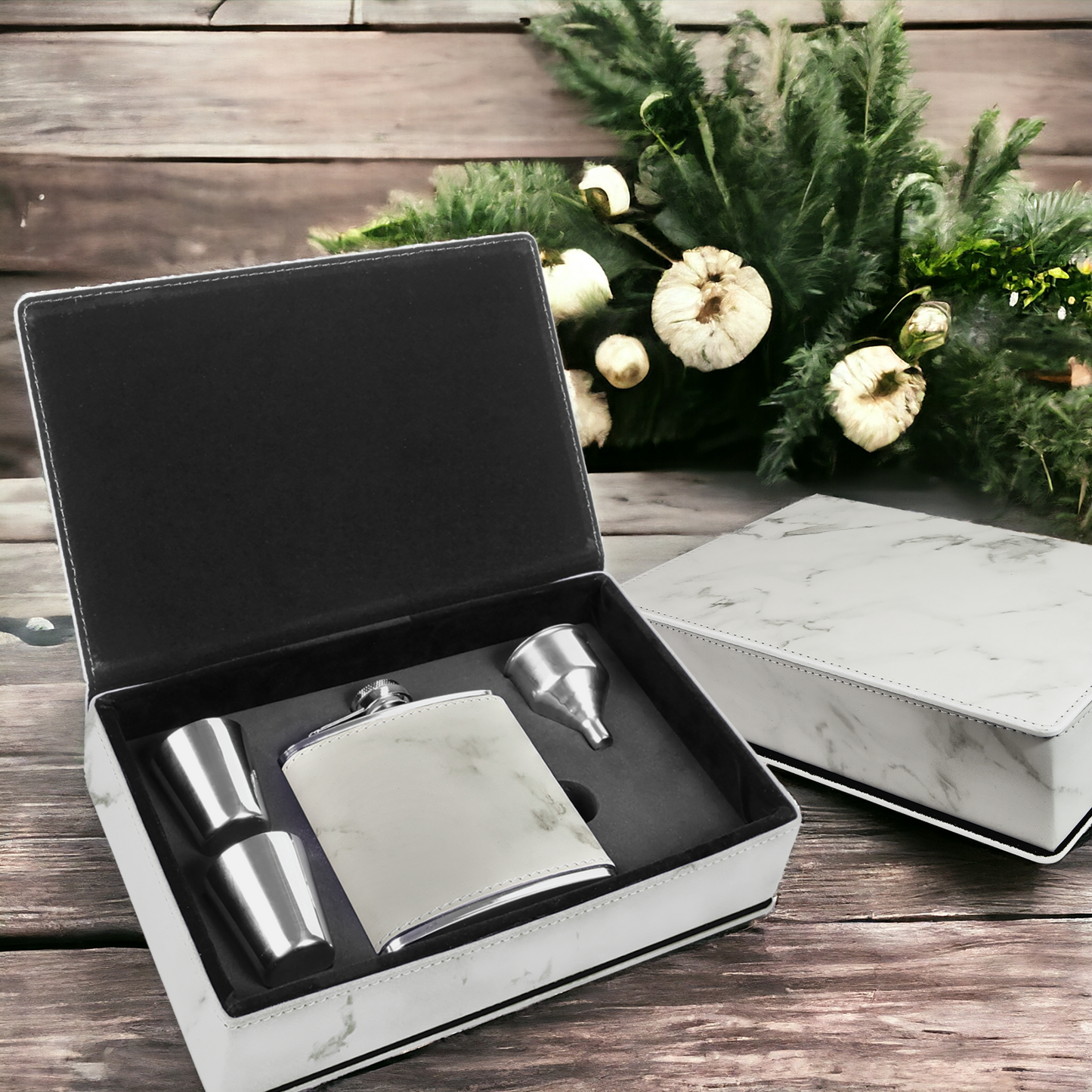 Leatherette Flask Gift Set